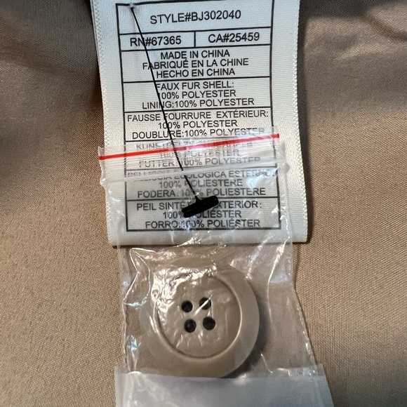 BB Dakota Fun Fur like a wide corduroy look coat, super cozy … - Picture 4 of 5